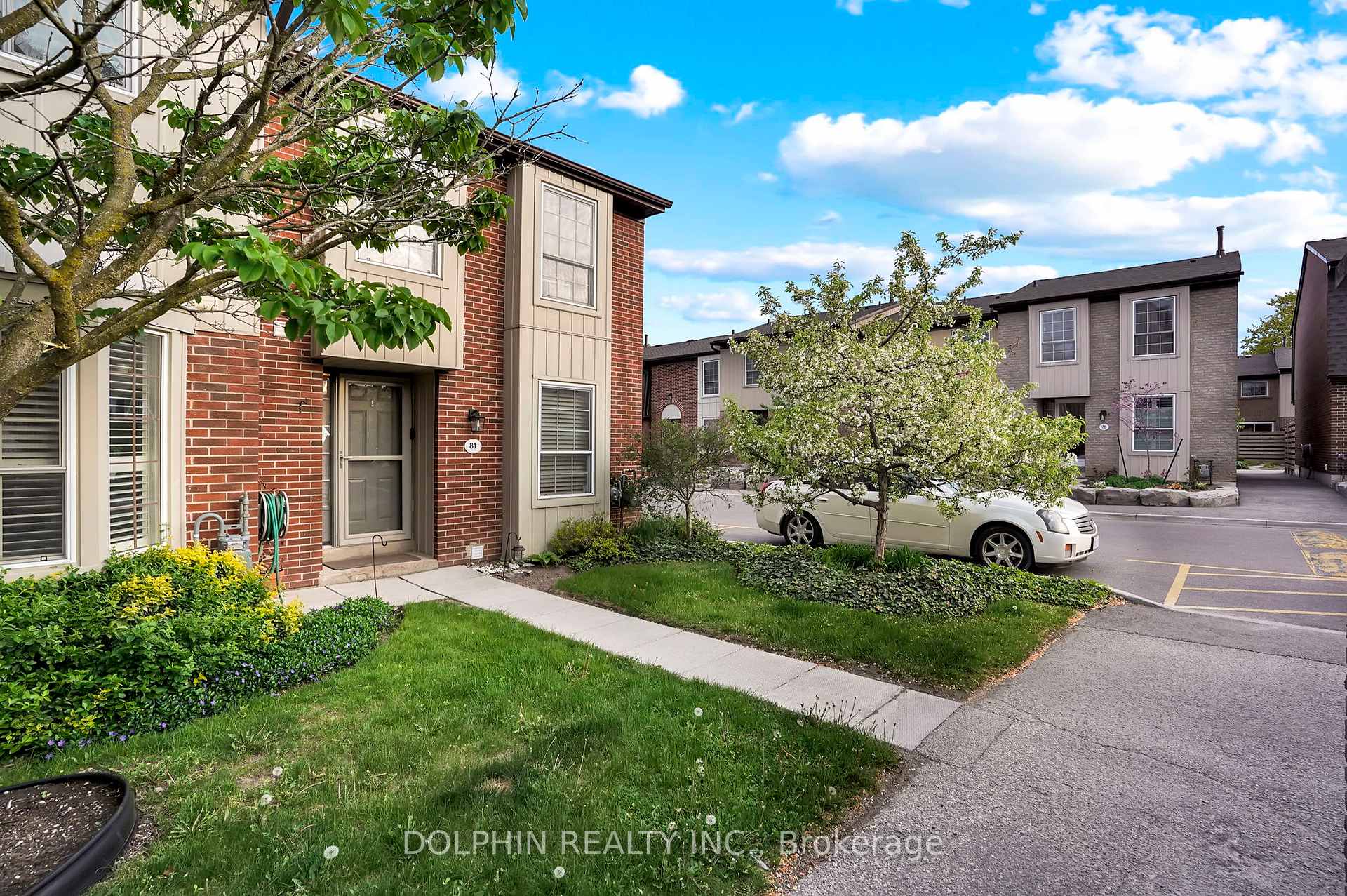 3 Bedrooms Condo at 3033 Glencrest, Burlington For sale