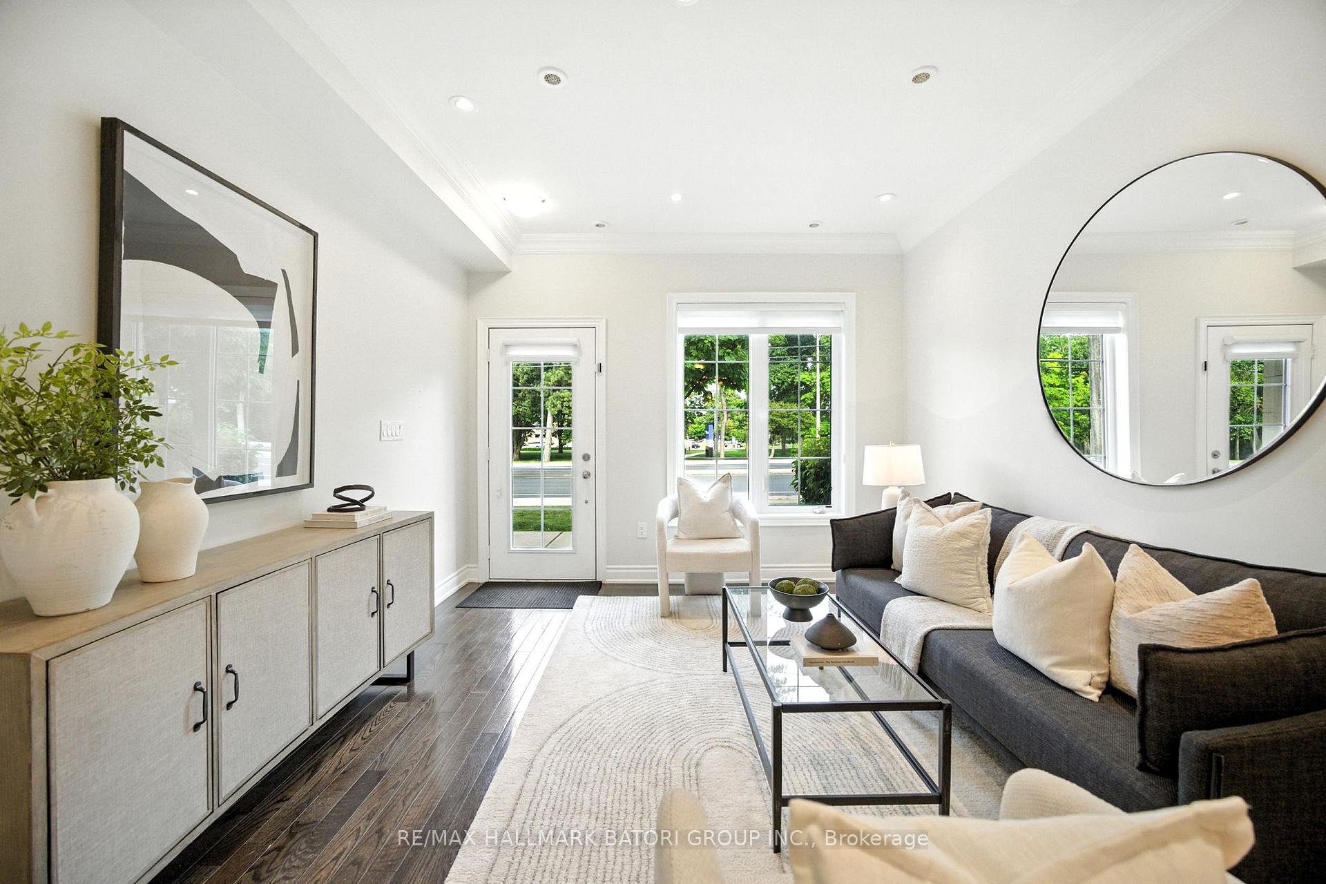 4 Bedrooms Condo at 2110 Bayview, Toronto For sale