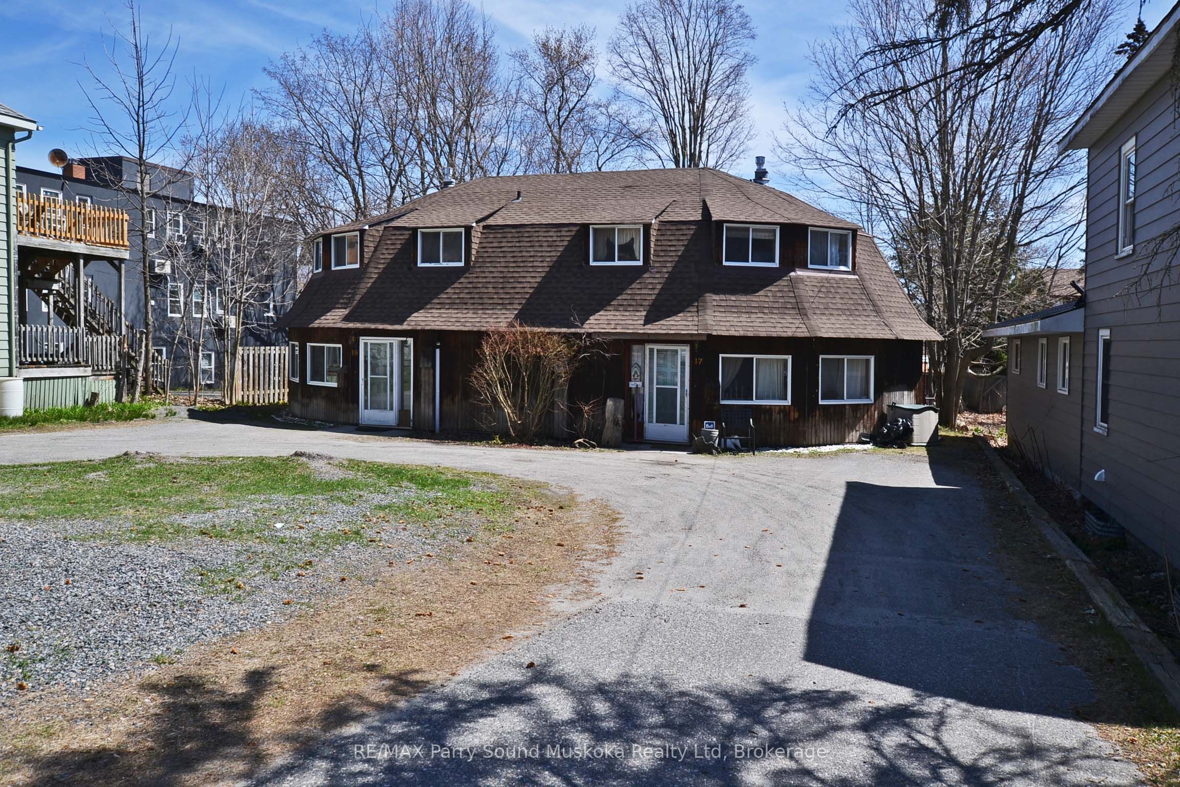 17 - 19 Church Street, Parry Sound, ON P2A 1Y2