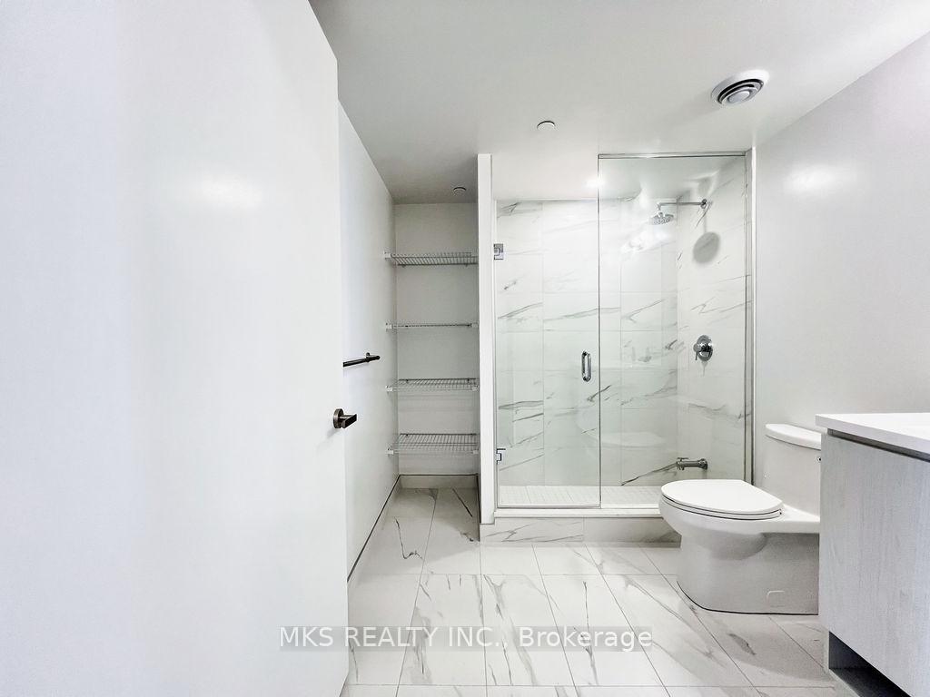 2 Bedrooms Condo at 55 Cooper,  Toronto For sale