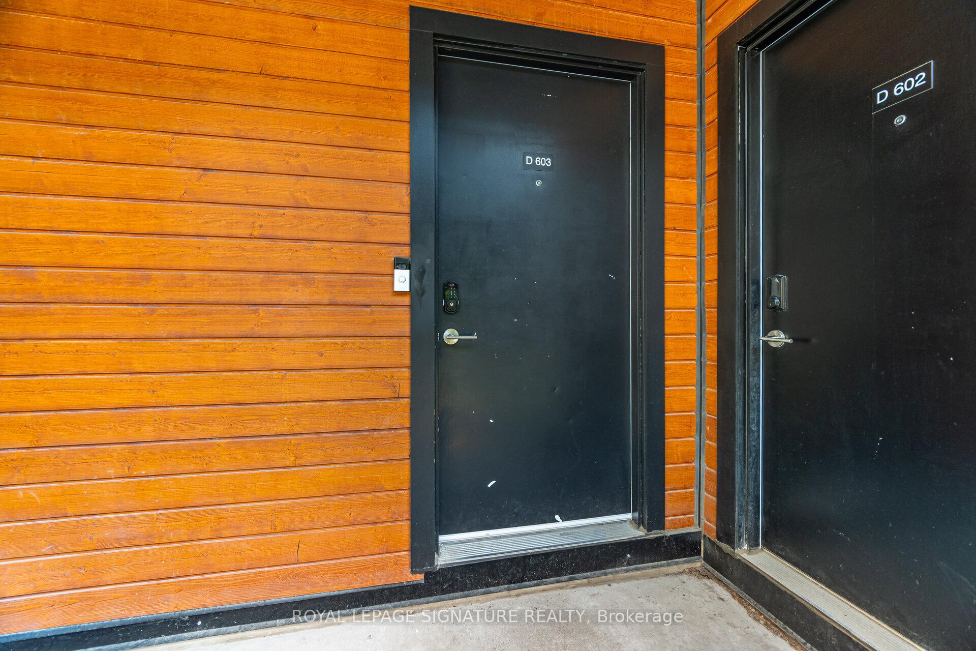 2 Bedrooms Condo at 5289 Highway 7, Vaughan For sale