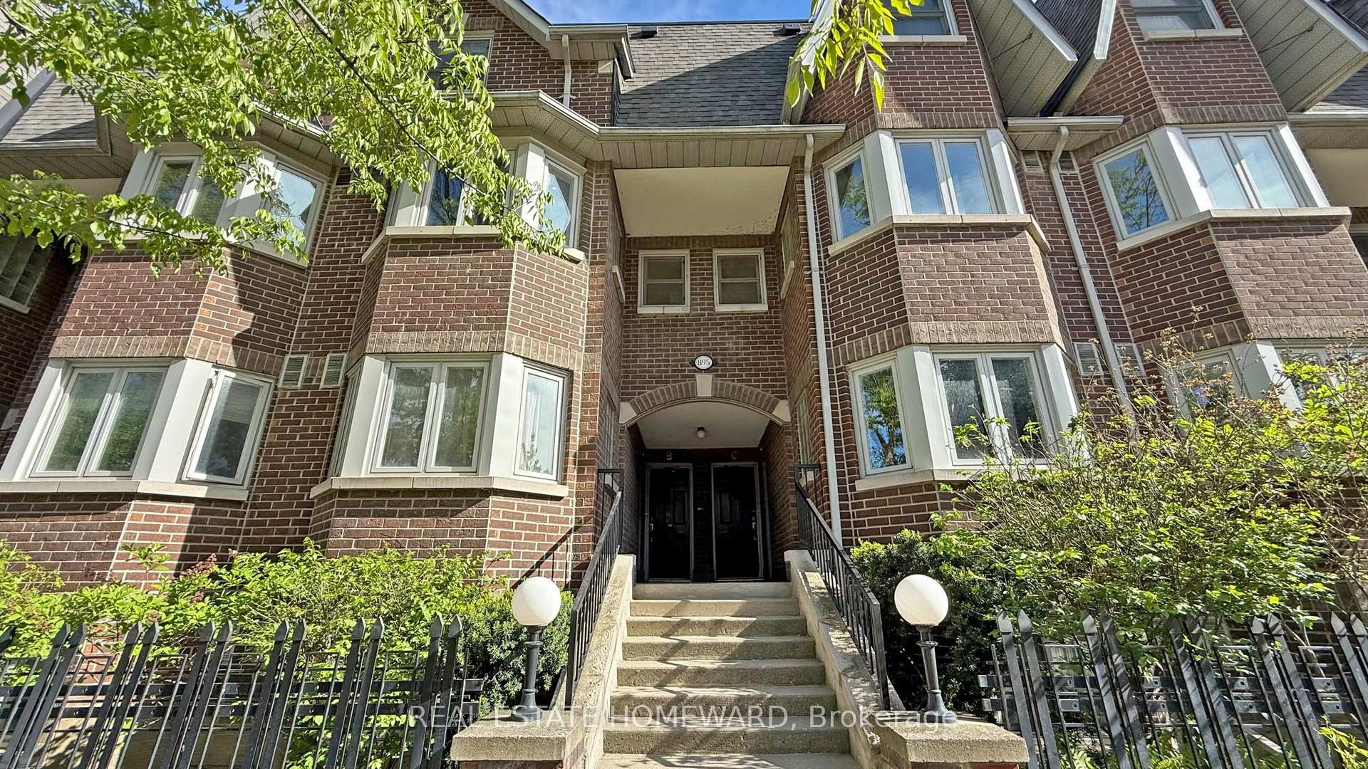2 Bedrooms Condo at 895 Adelaide, Toronto For sale