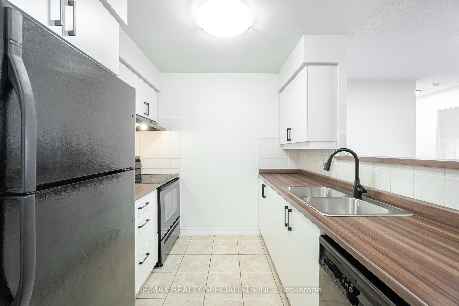 3 Bedrooms Condo at 700 Humberwood, Toronto For sale