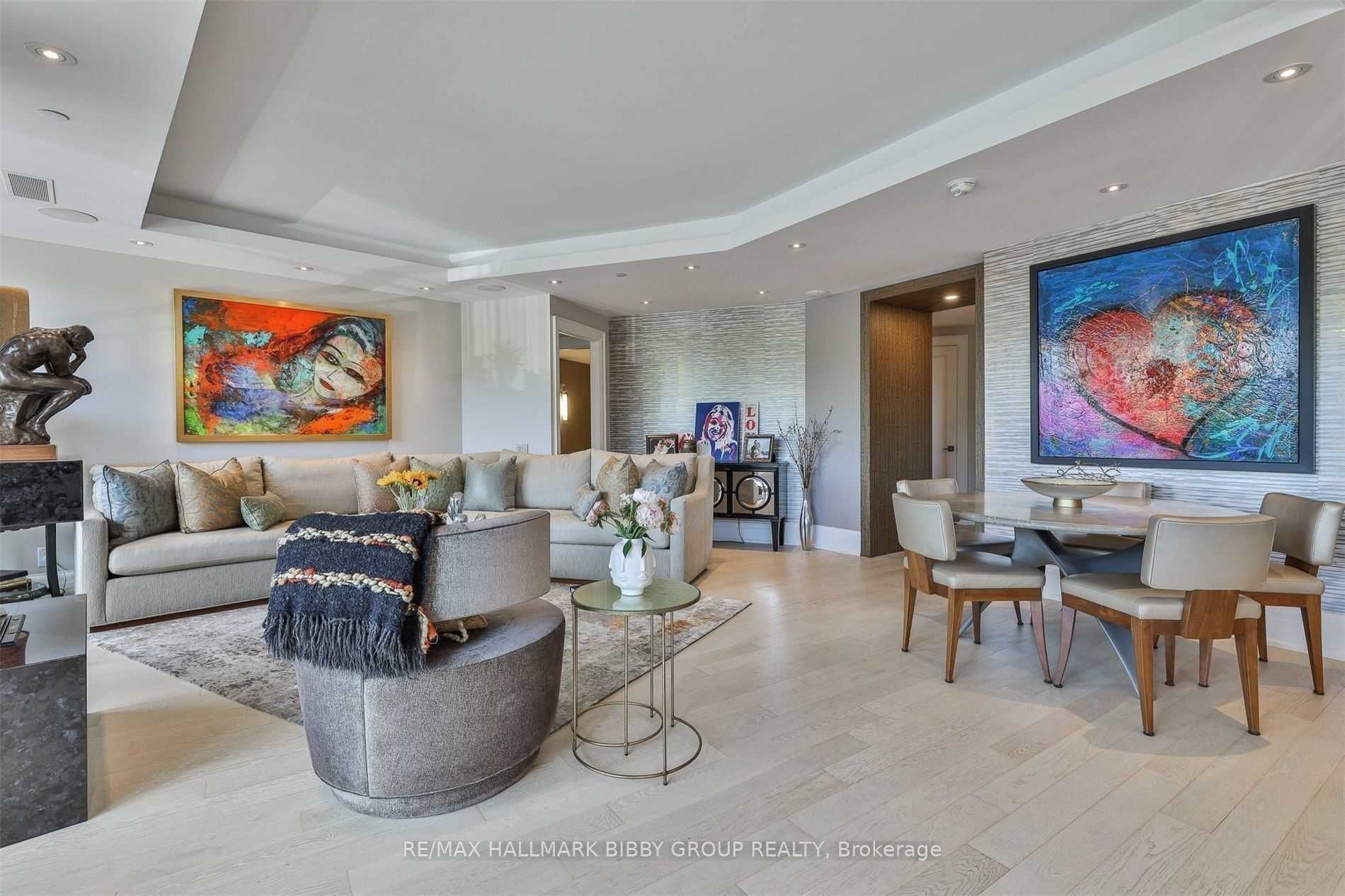3 Bedrooms Condo at 181 Davenport,  Toronto For sale
