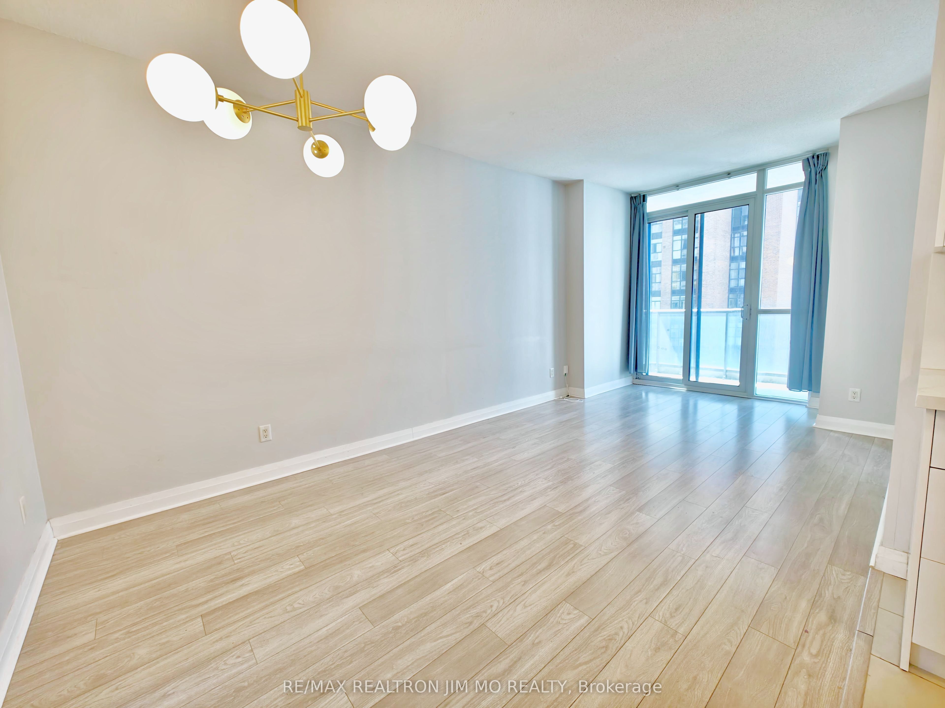 1121 Bay Street, #1401