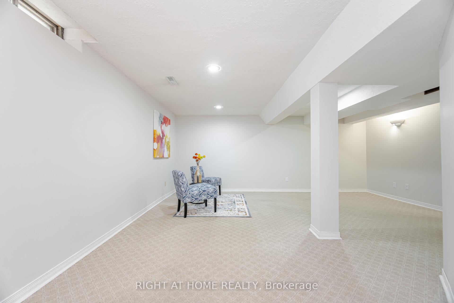 3 Bedrooms Condo at 3600 Colonial, Mississauga For sale
