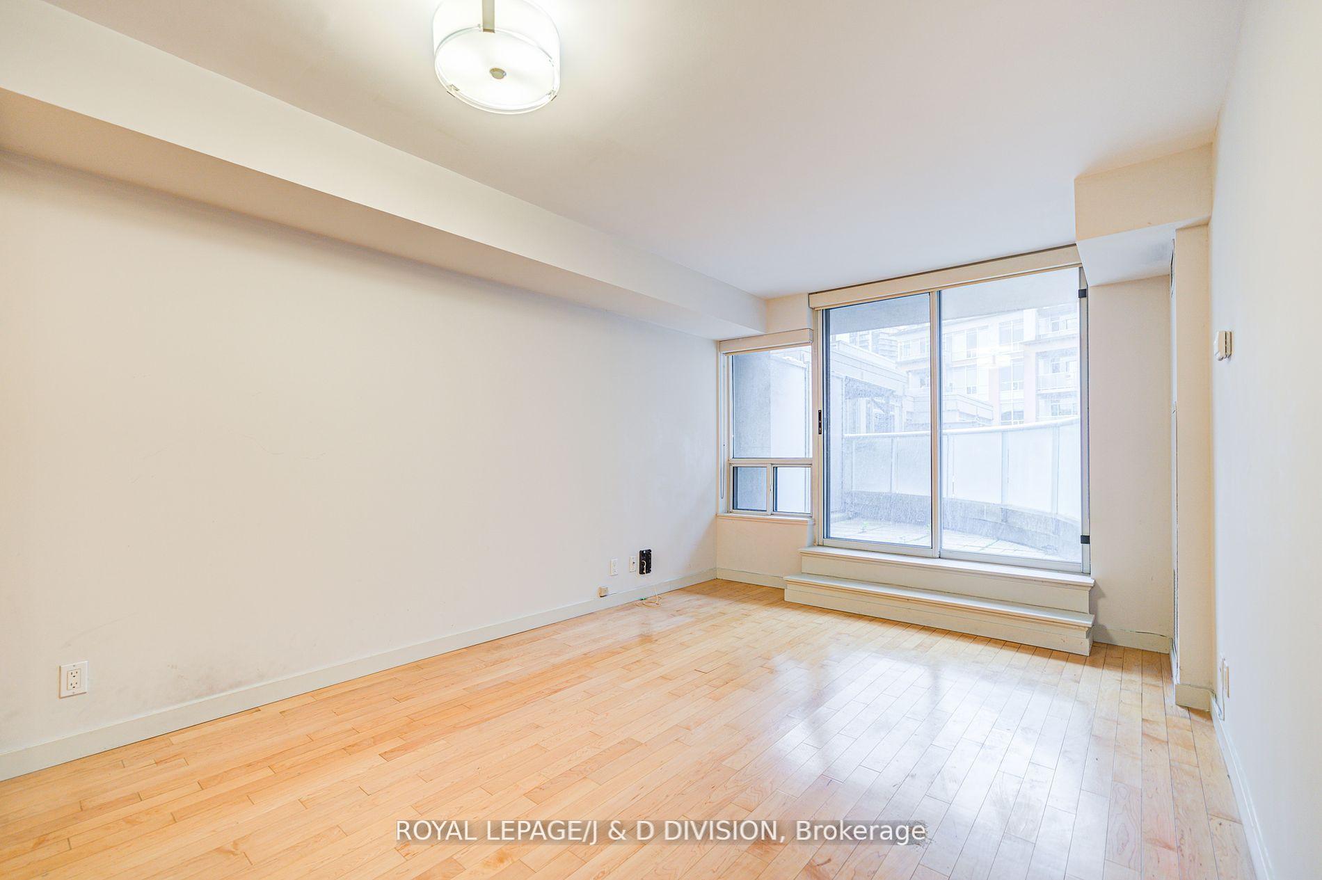 3 Bedrooms Condo at 1005 King, Toronto For sale