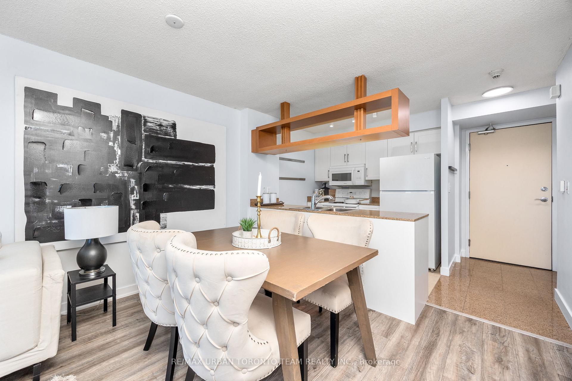 3 Bedrooms Condo at 81 Navy Wharf,  Toronto For sale