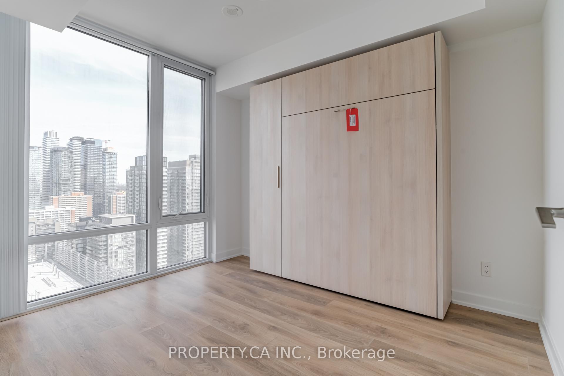 2 Bedrooms Condo at 501 Yonge, Toronto For sale