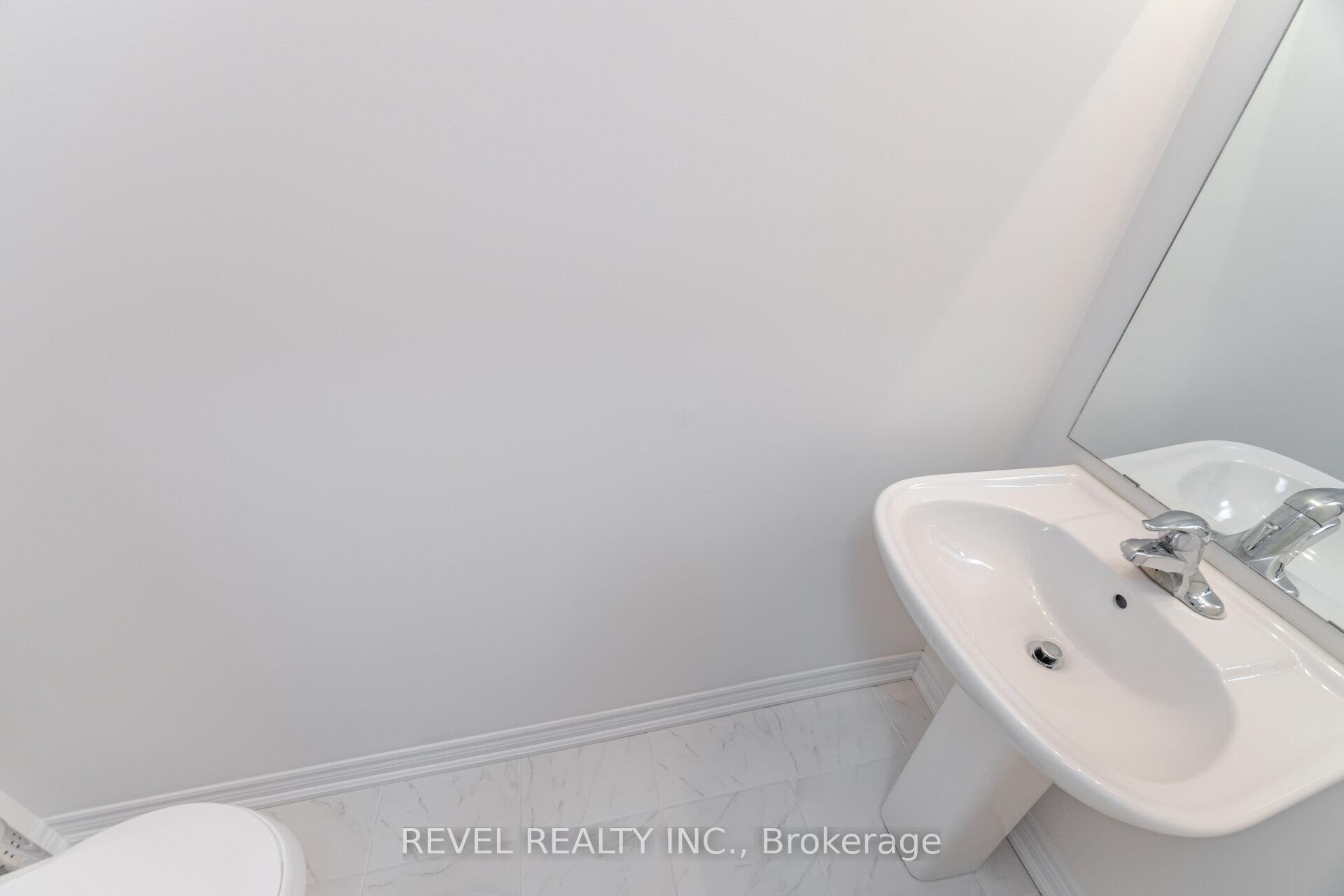 3 Bedrooms Condo at 316 Humphrey, Hamilton For sale