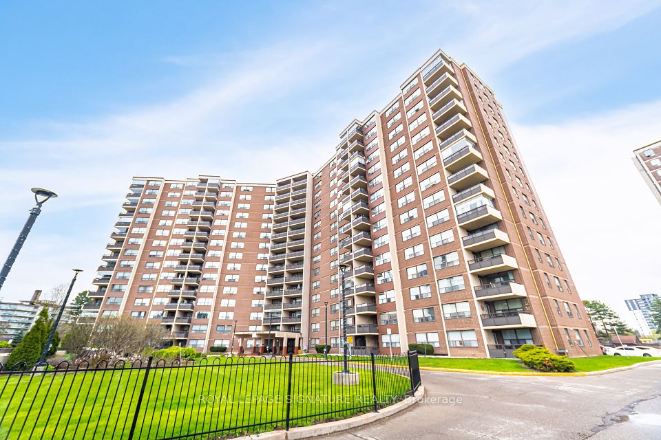 551 The West Mall