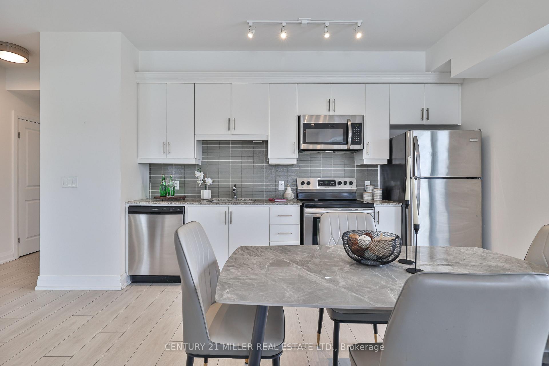 2 Bedrooms Condo at 4040 Upper Middle, Burlington For sale