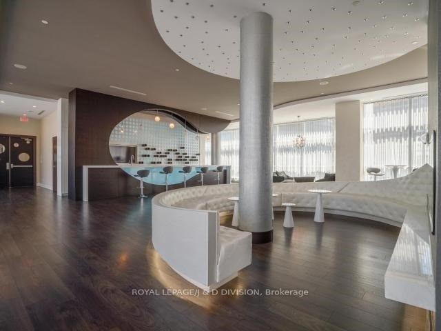 2 Bedrooms Condo at 80 Marine Parade, Toronto For sale