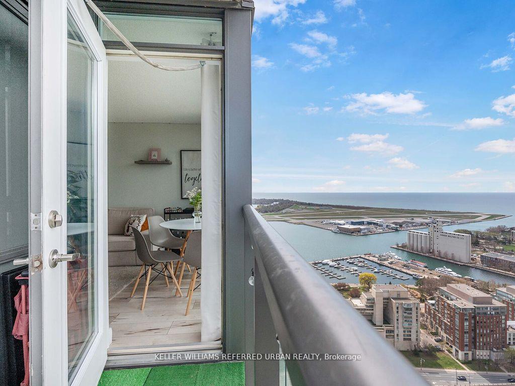 2 Bedrooms Condo at 11 Brunel, Toronto For sale