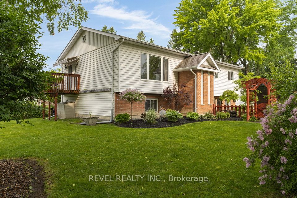 6 Park Road, Essa, ON L0M 1B2