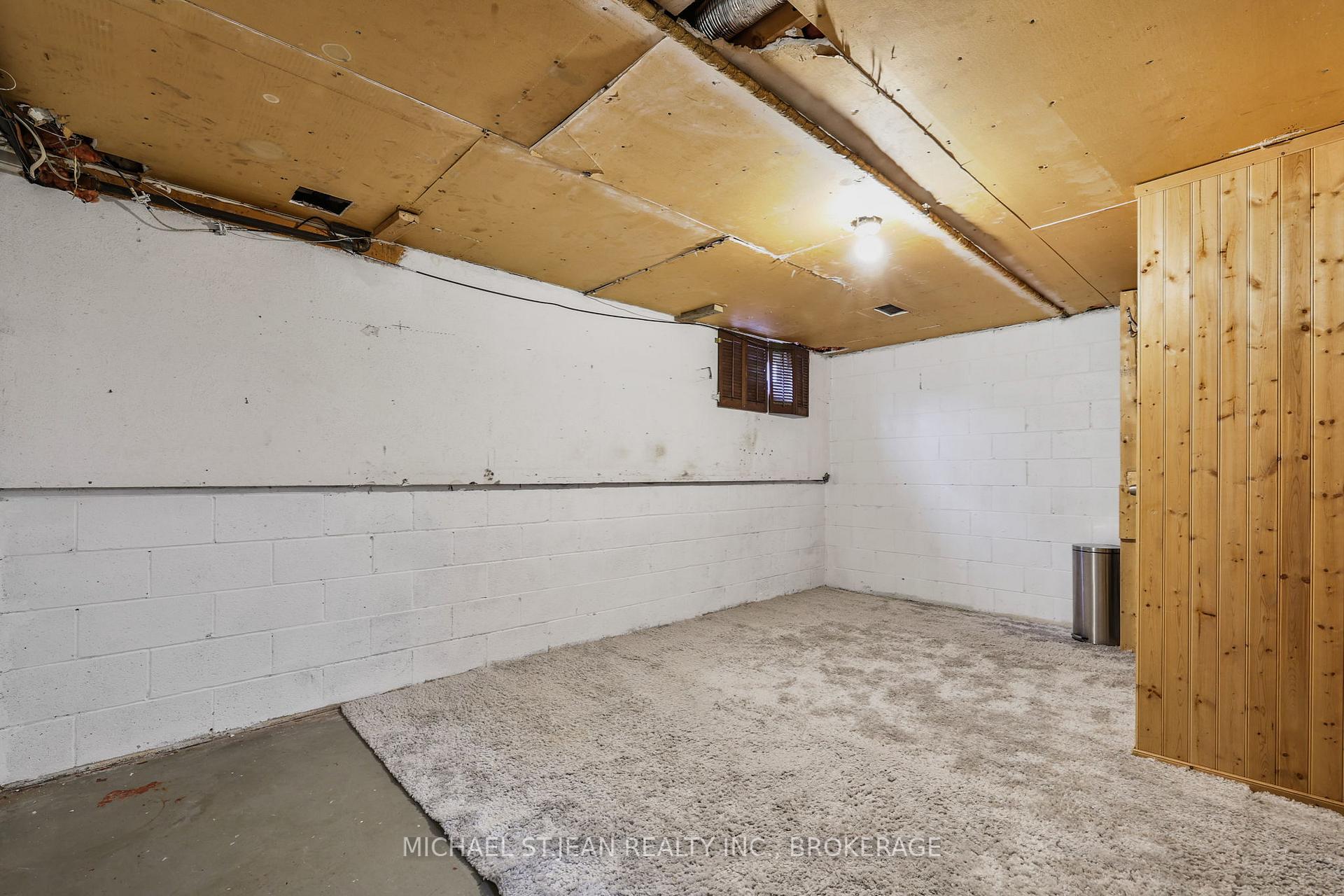 3 Bedrooms Condo at 1115 Paramount,  Hamilton For sale