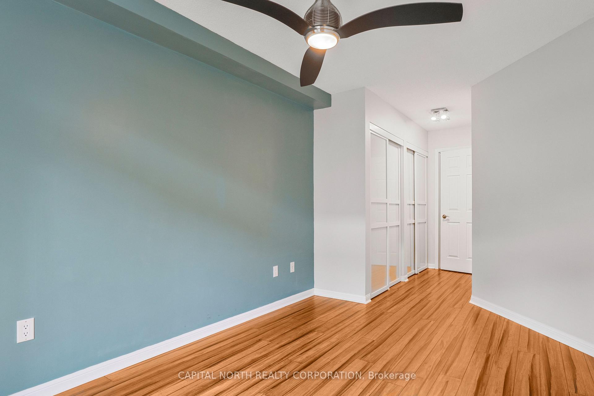 3 Bedrooms Condo at 51 Halton, Toronto For sale
