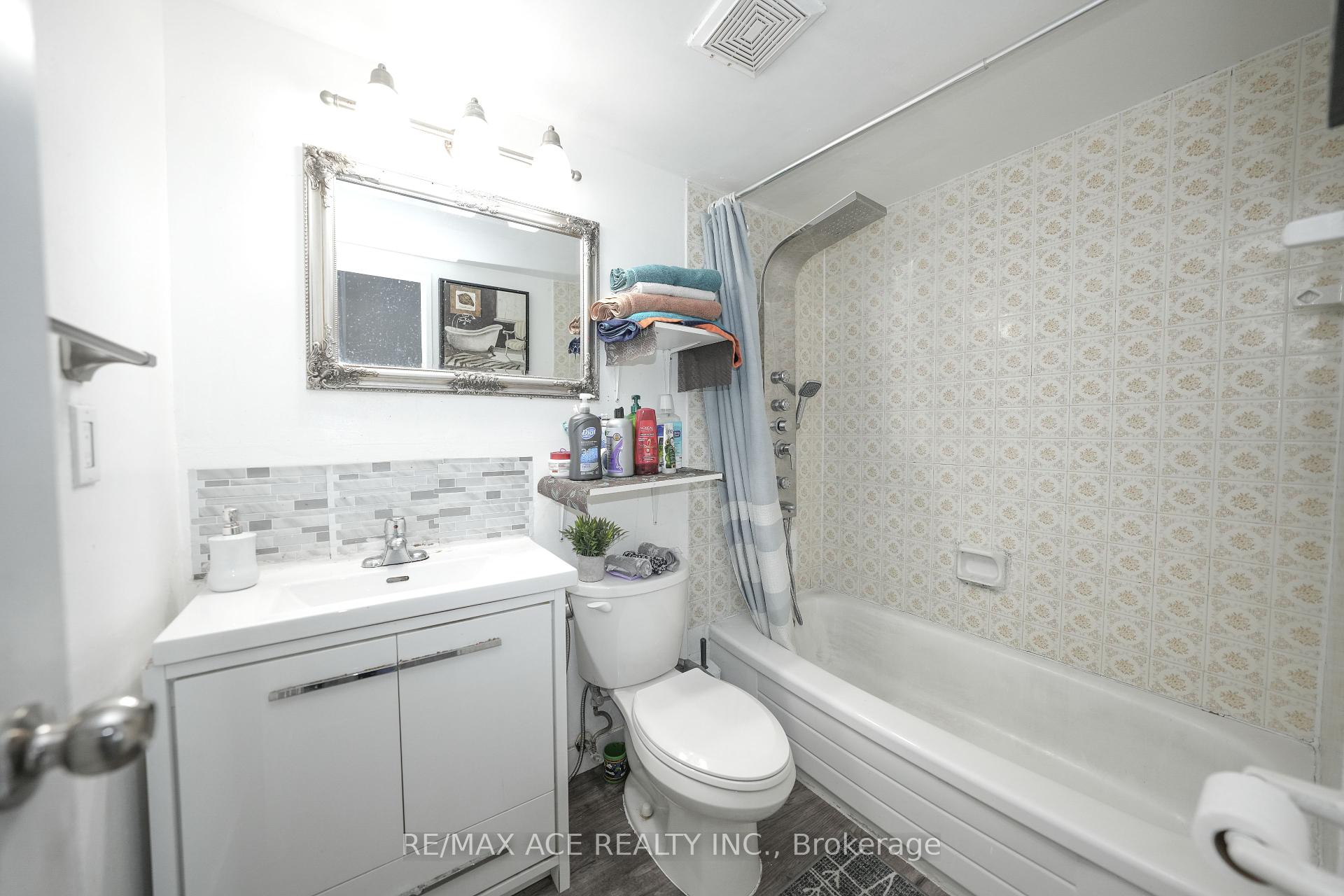 2 Bedrooms Condo at 301 Prudential, Toronto For sale