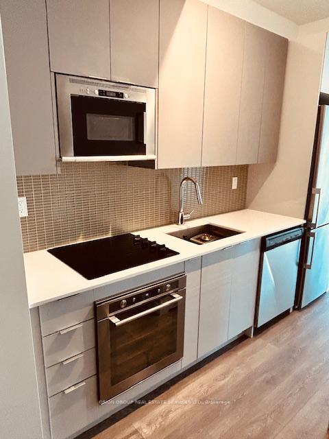 2 Bedrooms Condo at 2908 Highway 7,  Vaughan For sale