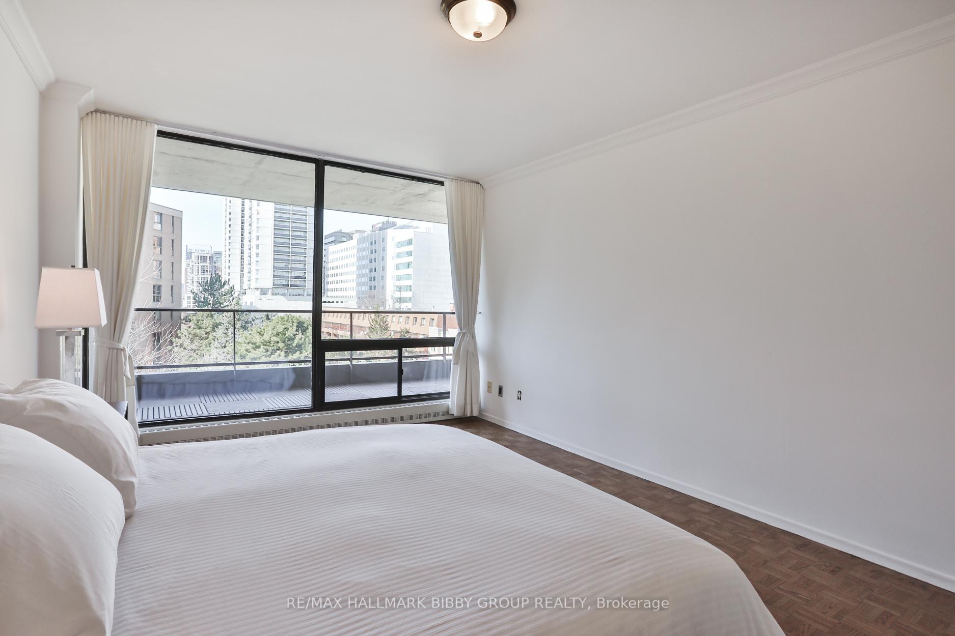 2 Bedrooms Co-op at 20 Avoca, Toronto For sale