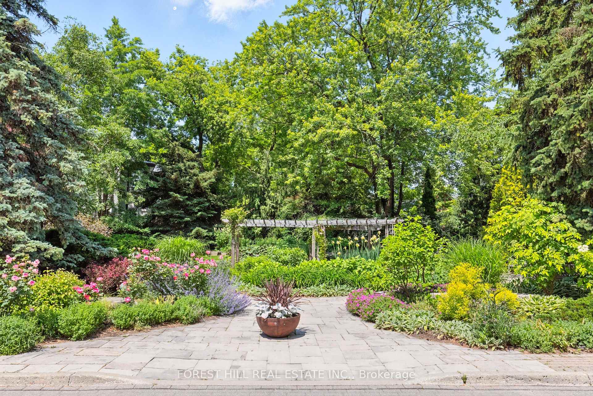 Co-op at 21 Dale, Toronto For sale