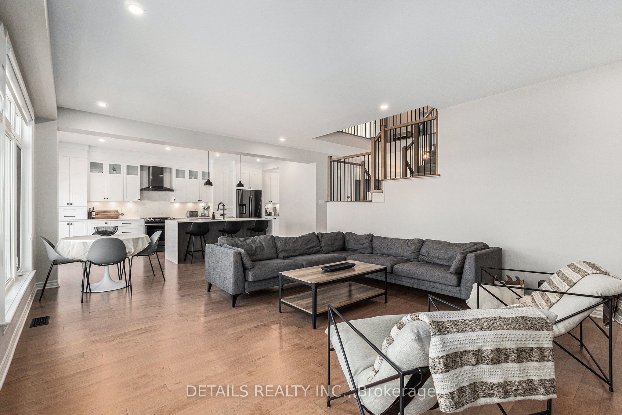 480 Famille Laporte Avenue, Orleans - Cumberland and Area 1110 - Camelot