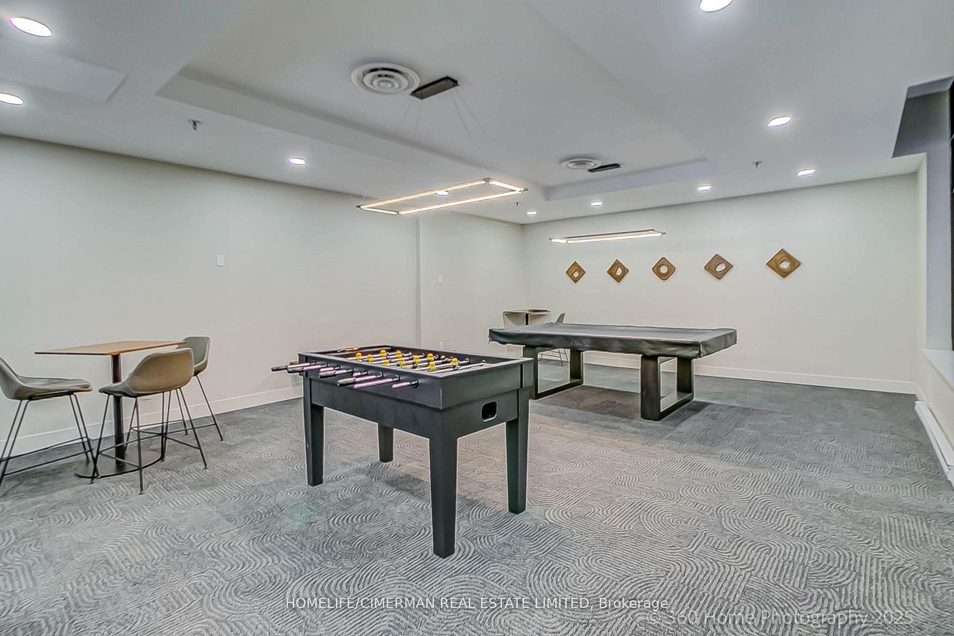 2 Bedrooms Condo at 20 Southport, Toronto For sale
