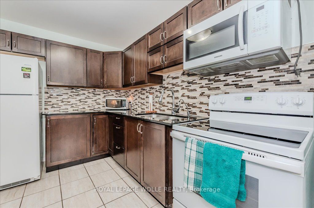 1100 Courtland Avenue E, #208