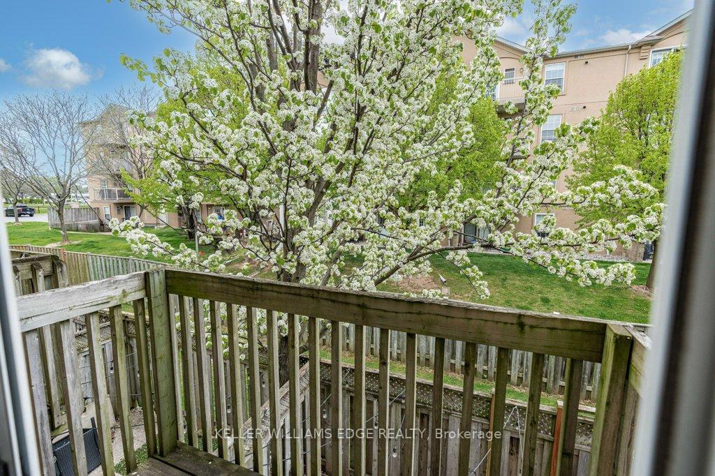 2 Bedrooms Condo at 3480 Upper Middle, Burlington For sale