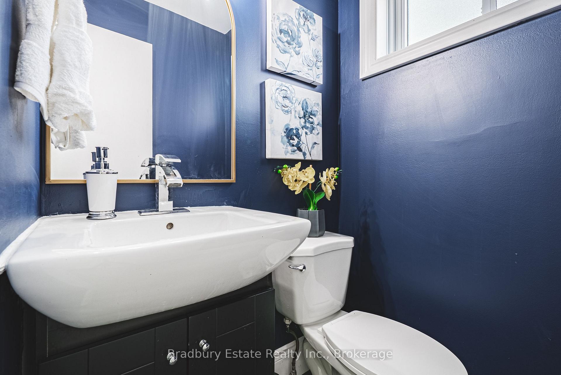 3 Bedrooms Condo at 1489 Ester, Burlington For sale