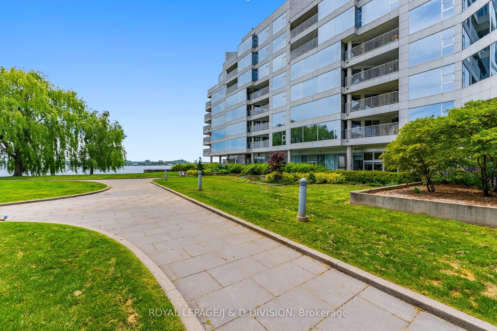 2 Bedrooms Condo at 401 Queens, Toronto For sale