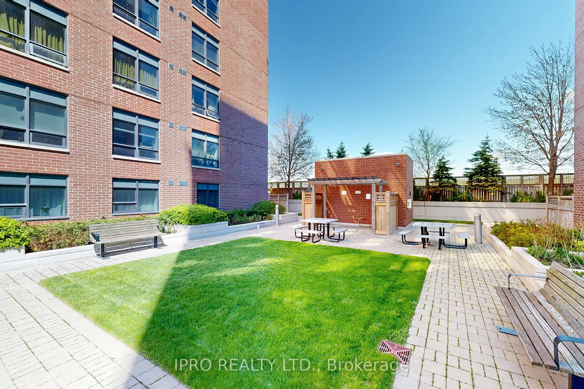 3 Bedrooms Condo at 60 Heintzman, Toronto For sale