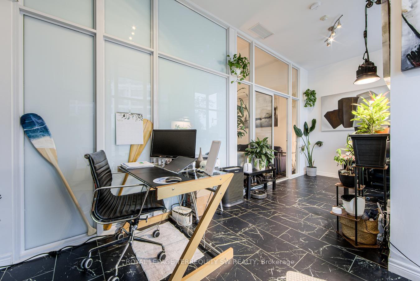 2 Bedrooms Condo at 618 A Fleet, Toronto For sale