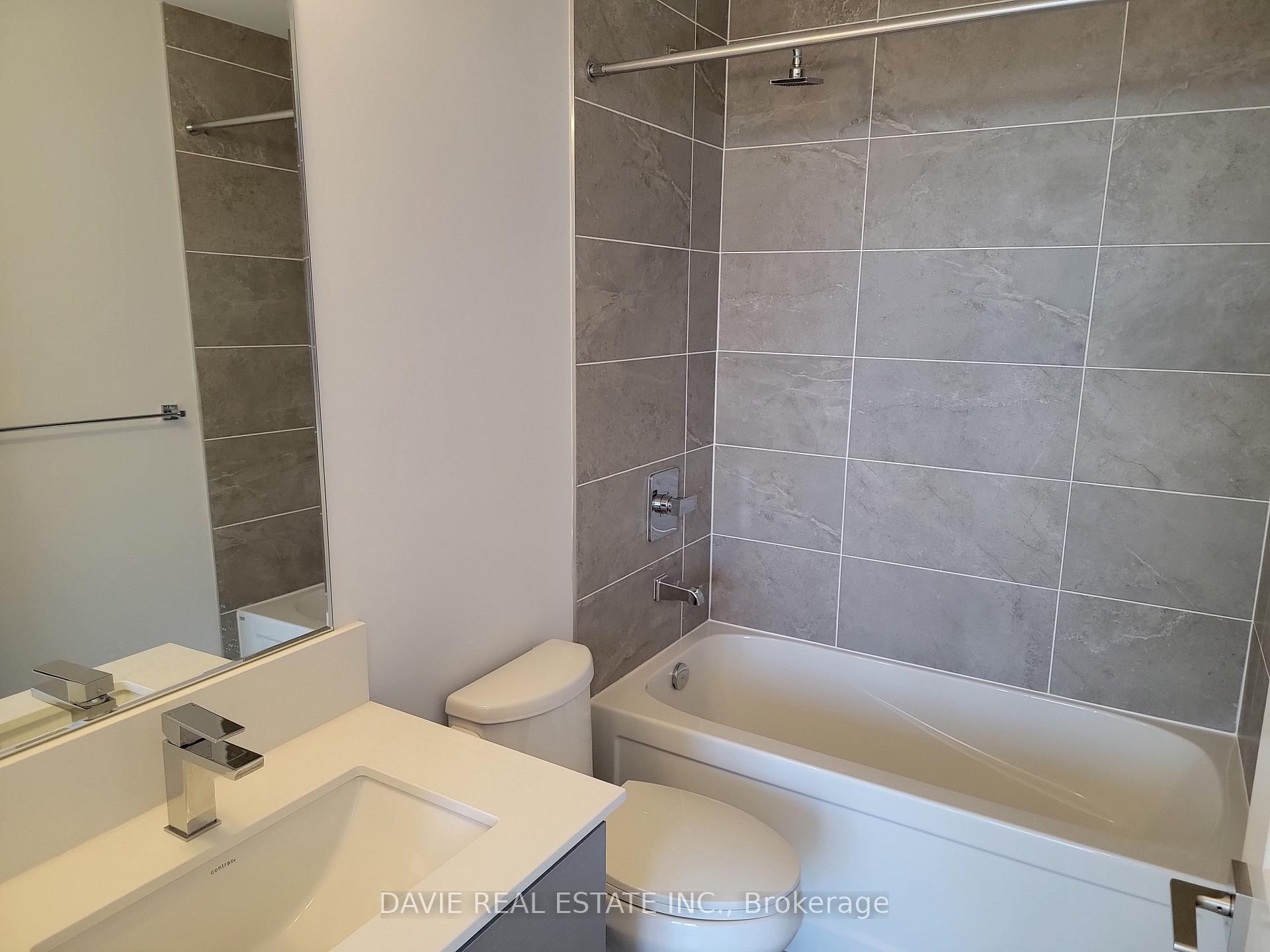 2 Bedrooms Condo at 36 Elm,  Mississauga For sale