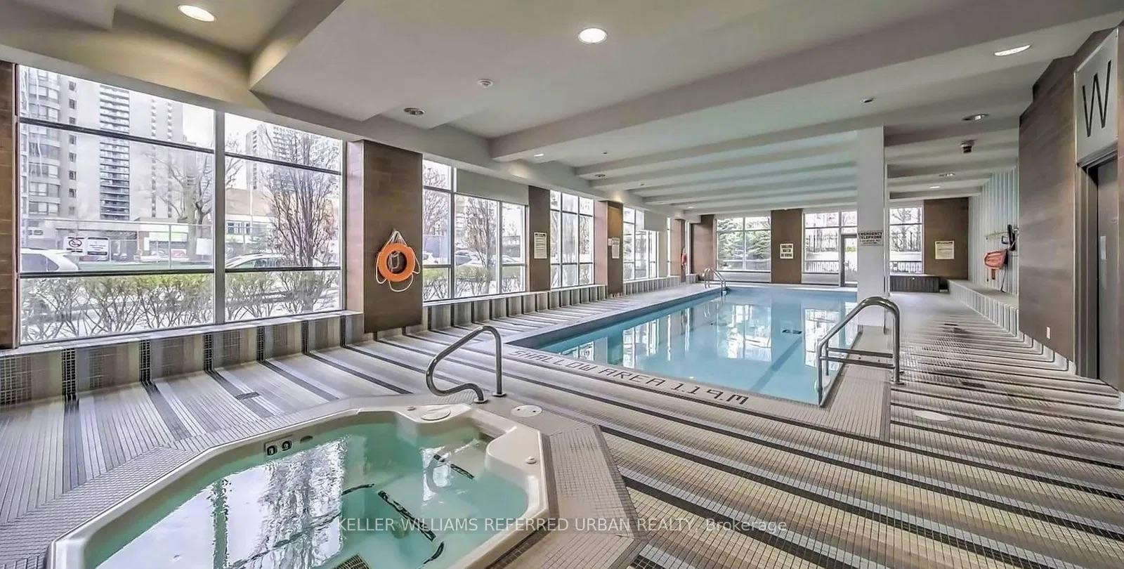 2 Bedrooms Condo at 35 Hollywood, Toronto For sale