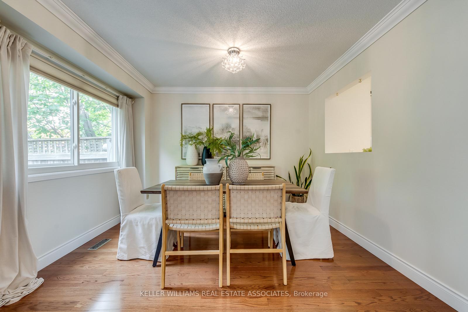 4 Bedrooms Condo at 3050 Orleans, Mississauga For sale