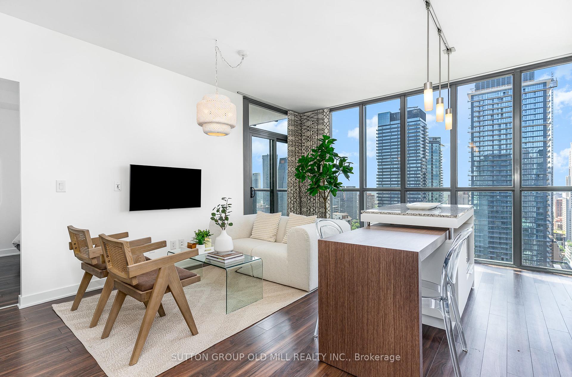 2 Bedrooms Condo at 110 Charles, Toronto For sale