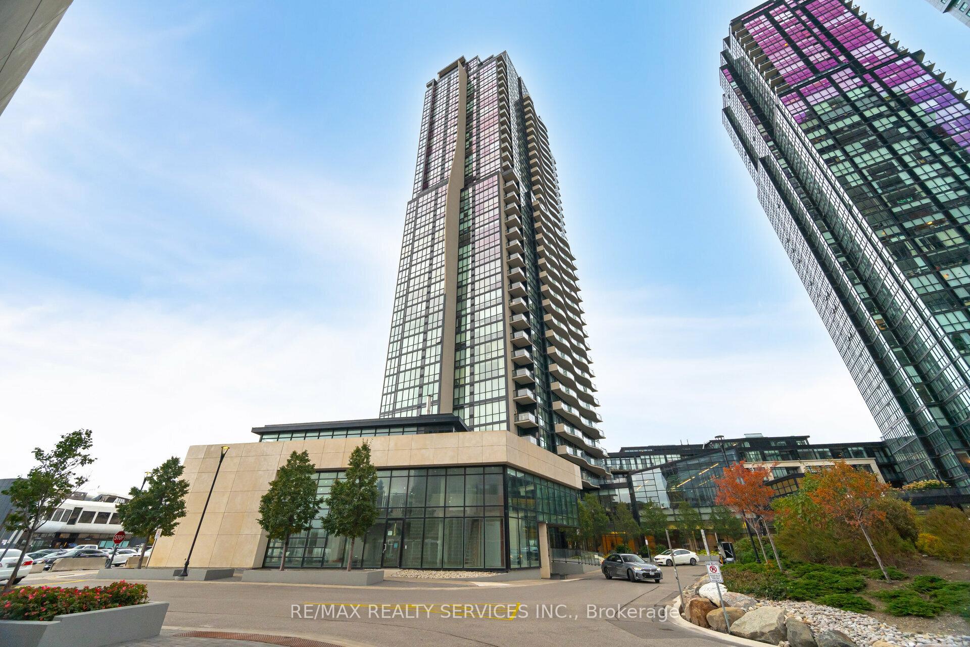 3 Bedrooms Condo at 2900 Highway 7, Vaughan For sale