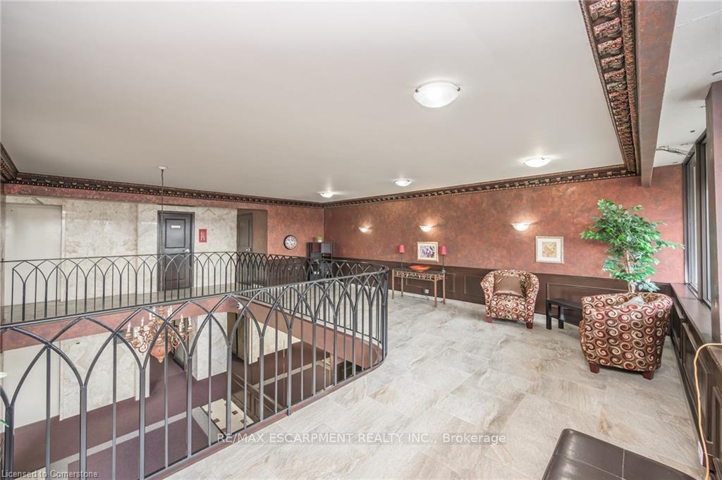 3 Bedrooms Condo at 301 FRANCES,  Hamilton For sale