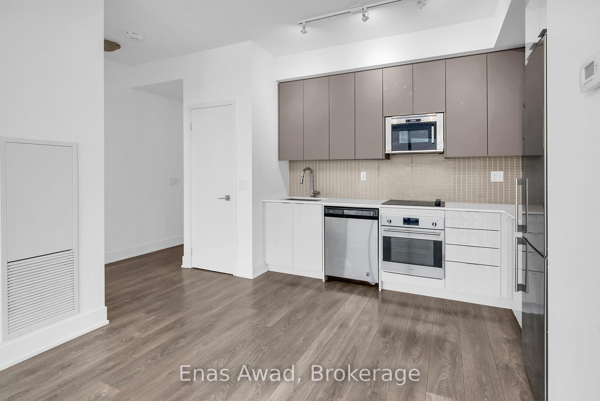 2 Bedrooms Condo at 2916 Highway 7,  Vaughan For sale