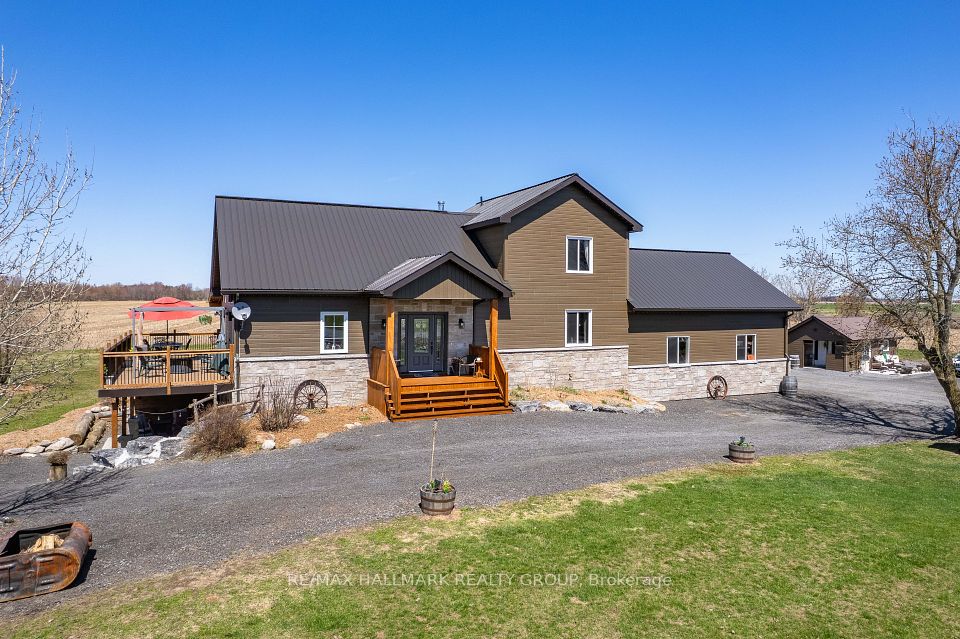 2421 Concession 8