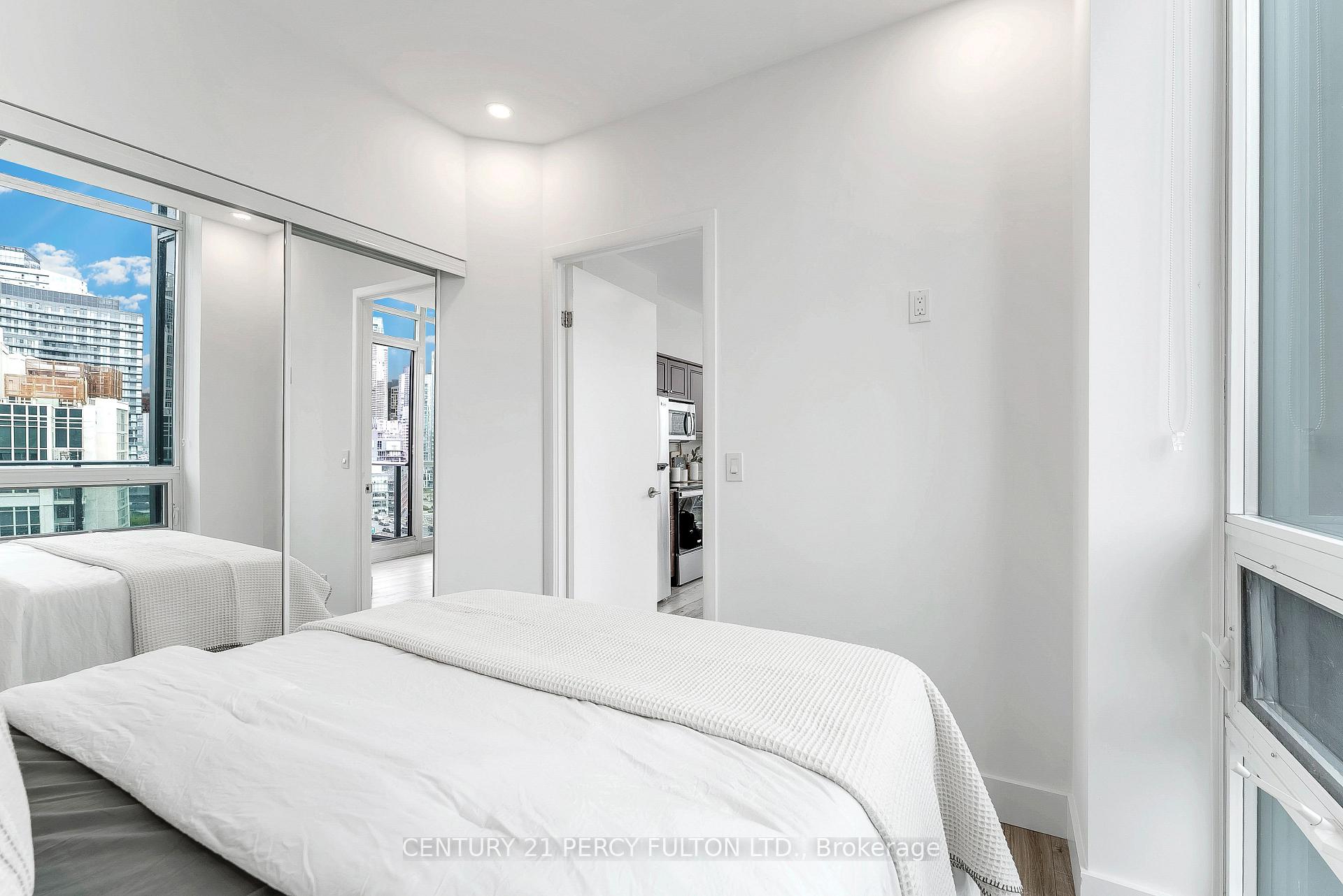 2 Bedrooms Condo at 209 Fort York, Toronto For sale