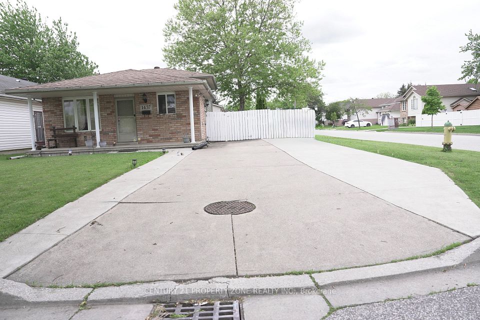 1437 Hansen Crescent, Windsor, ON N8W 5P4