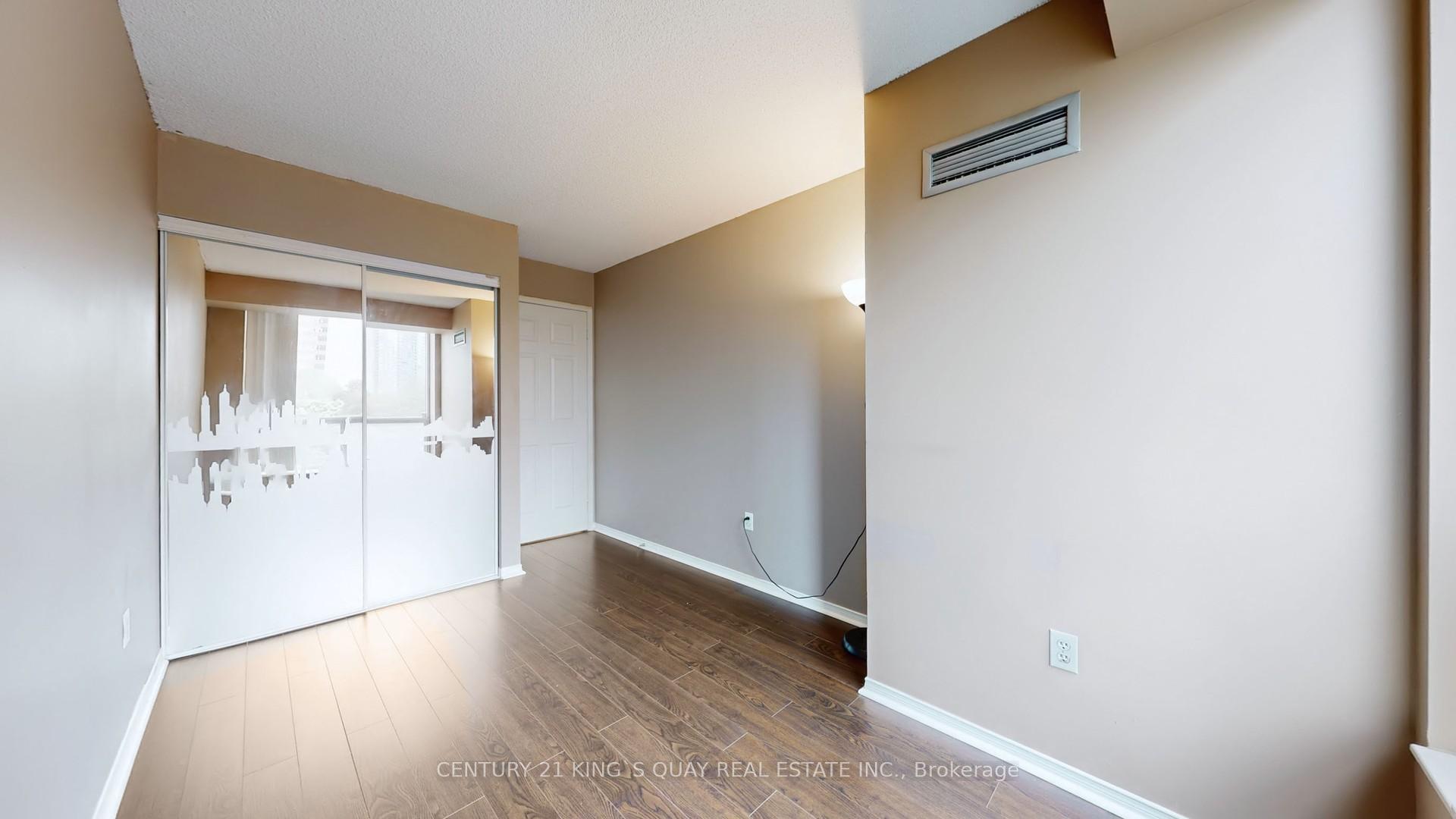 2 Bedrooms Condo at 18 Pemberton, Toronto For sale