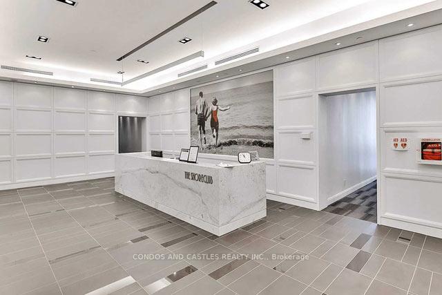 2 Bedrooms Condo at 88 Park Lawn, Toronto For sale