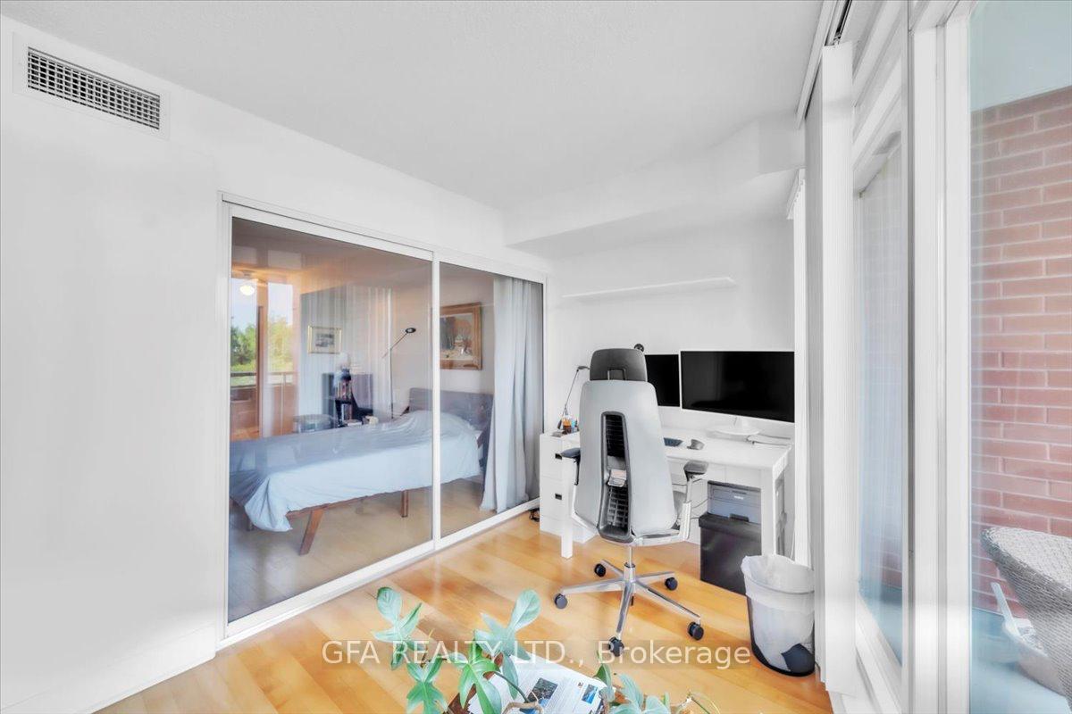 2 Bedrooms Condo at 550 Queens, Toronto For sale