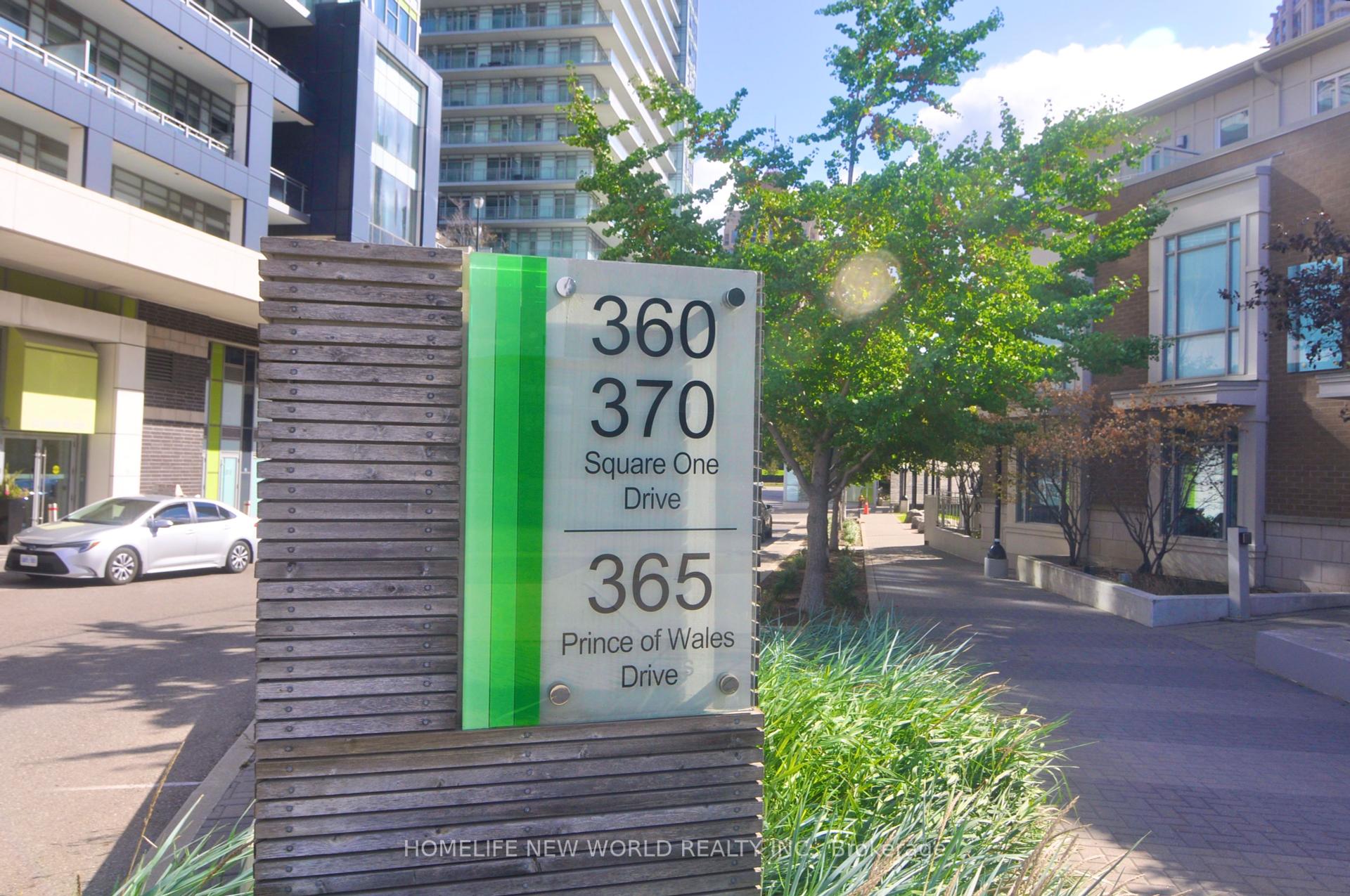 3 Bedrooms Condo at 370 Square One,  Mississauga For sale