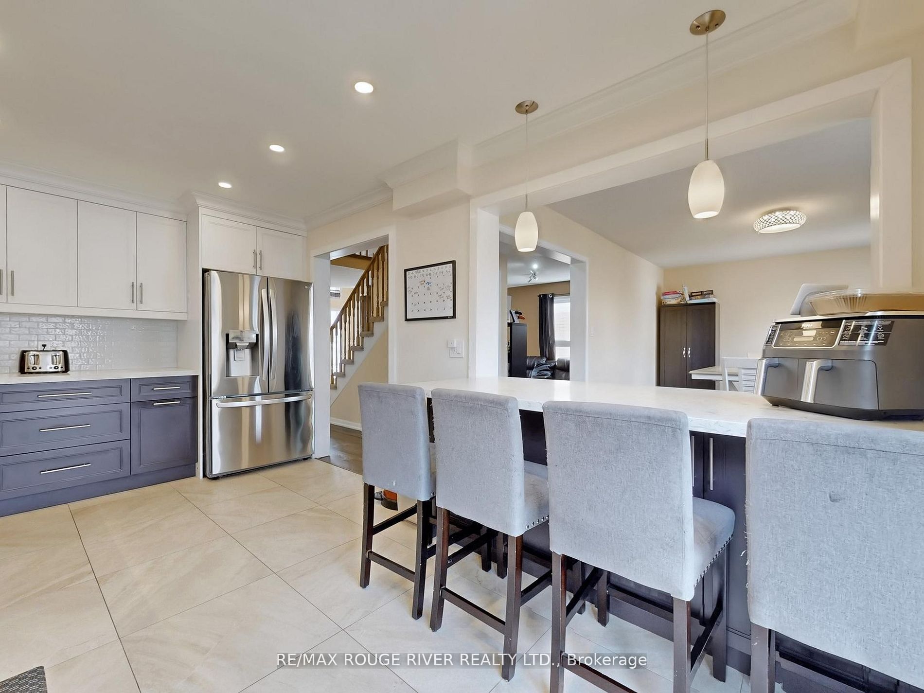 112 Scottsdale Drive