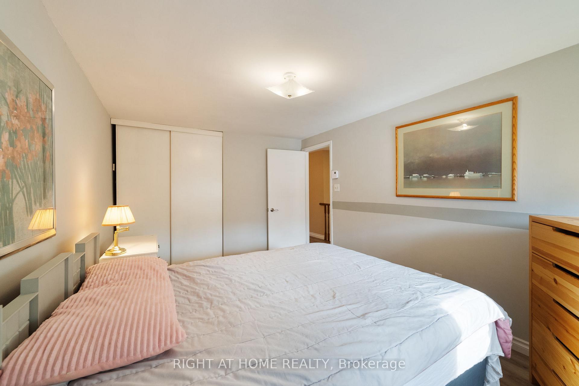 3 Bedrooms Condo at 121 Centennial, Toronto For sale