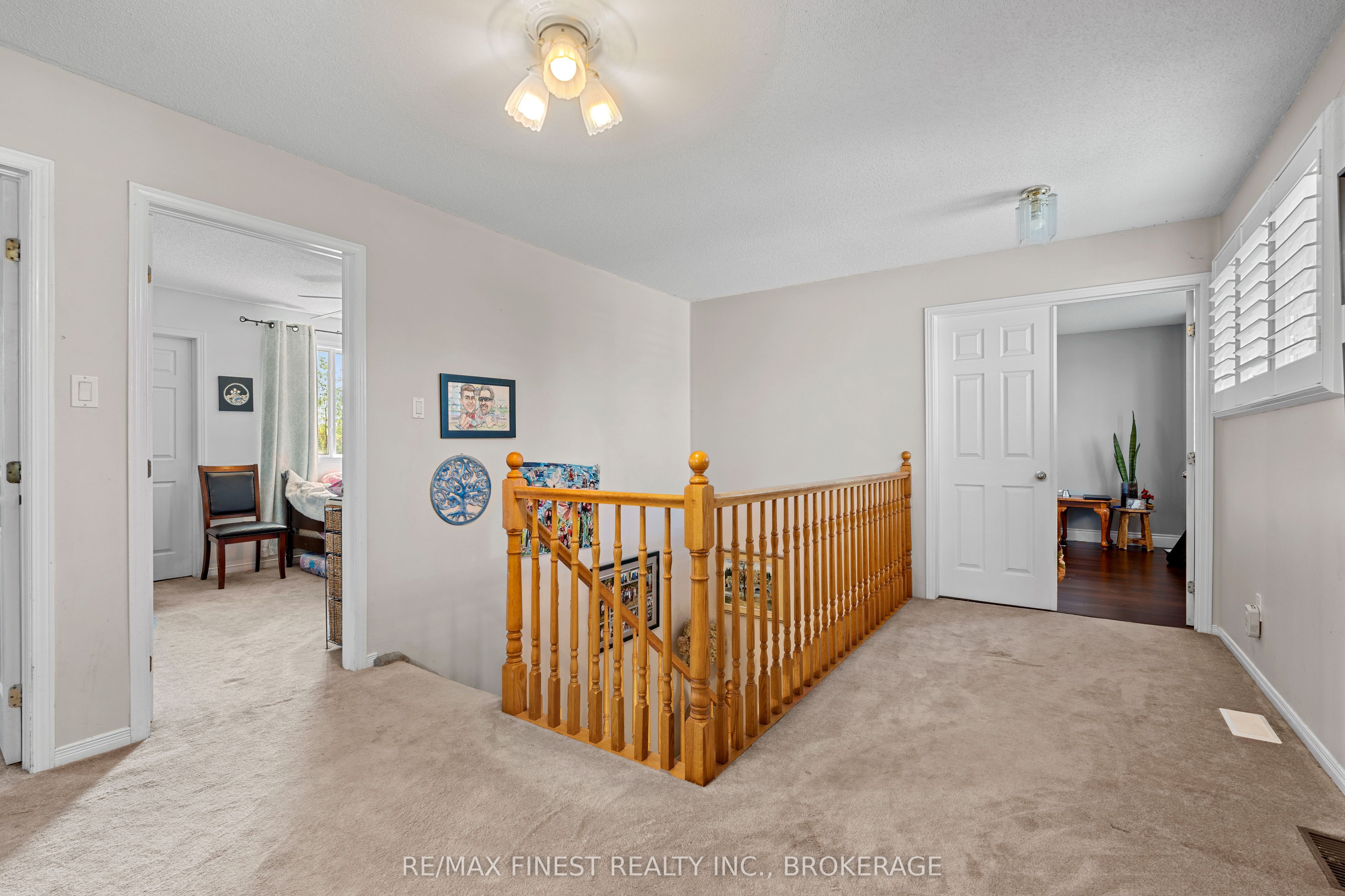 688 PARKSIDE Crescent